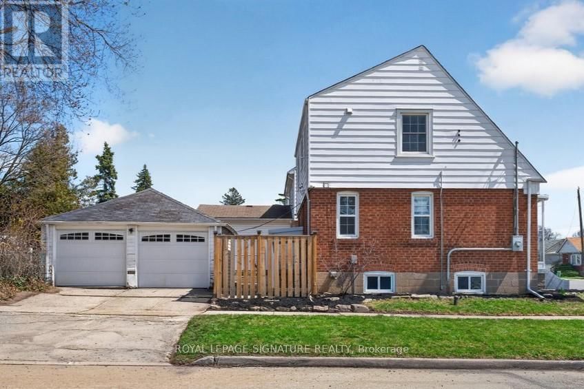 3244 ST CLAIR AVENUE EAST Image 3