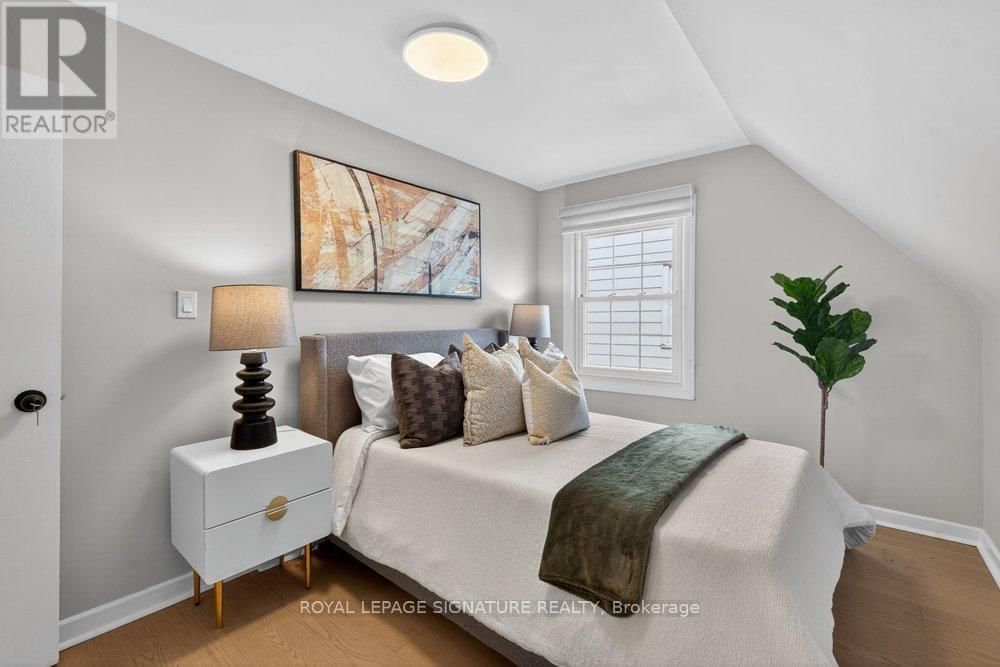 3244 ST CLAIR AVENUE EAST Image 32