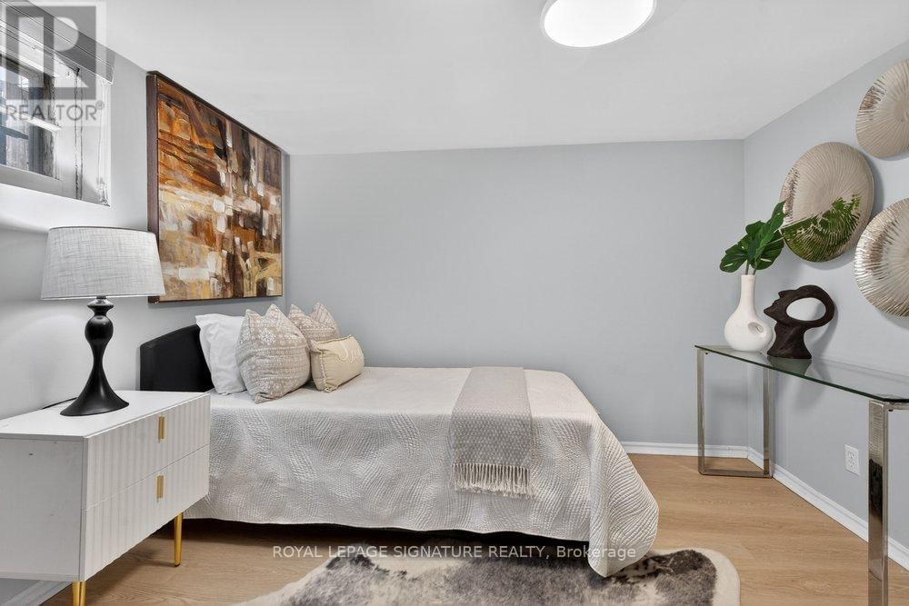 3244 ST CLAIR AVENUE EAST Image 39