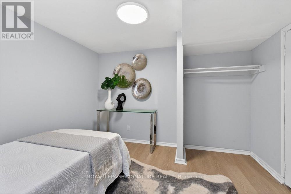 3244 ST CLAIR AVENUE EAST Image 40