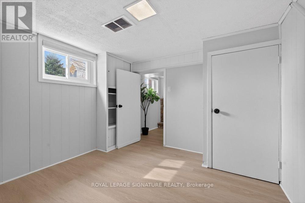 3244 ST CLAIR AVENUE EAST Image 43