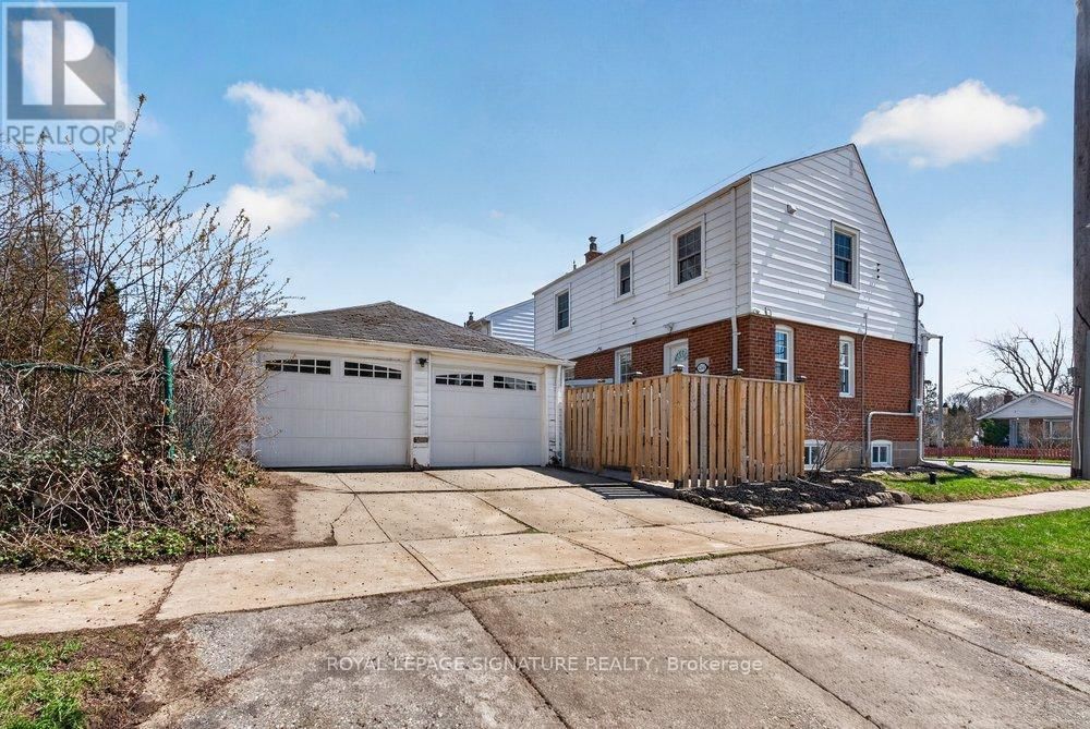 3244 ST CLAIR AVENUE EAST Image 48