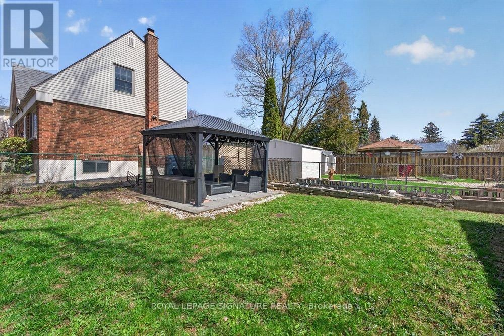 3244 ST CLAIR AVENUE EAST Image 49