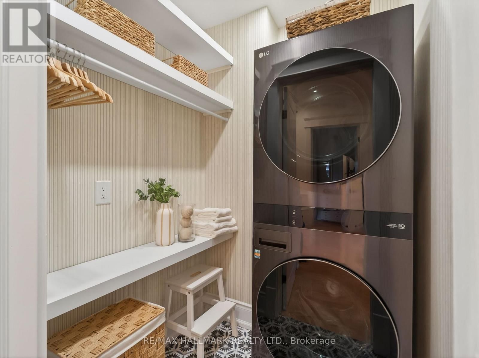 88 NEVILLE PARK BOULEVARD Image 32