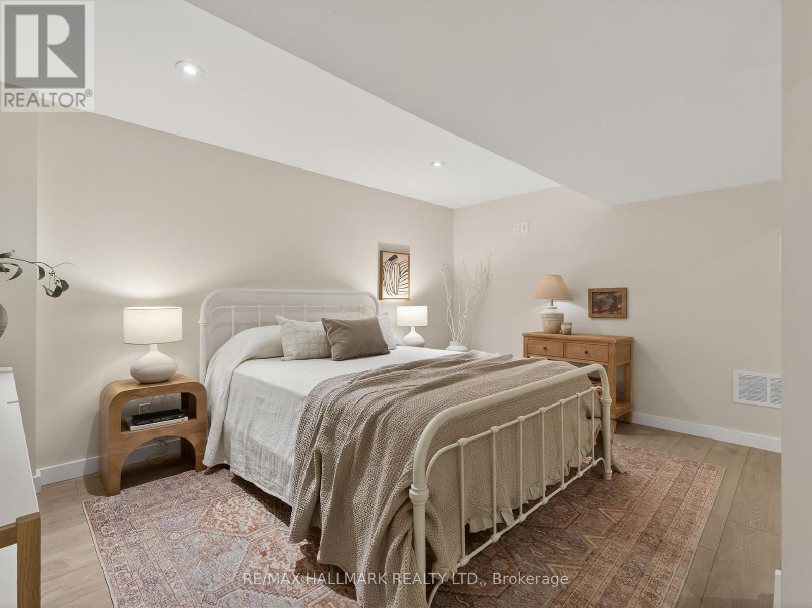 88 NEVILLE PARK BOULEVARD Image 33