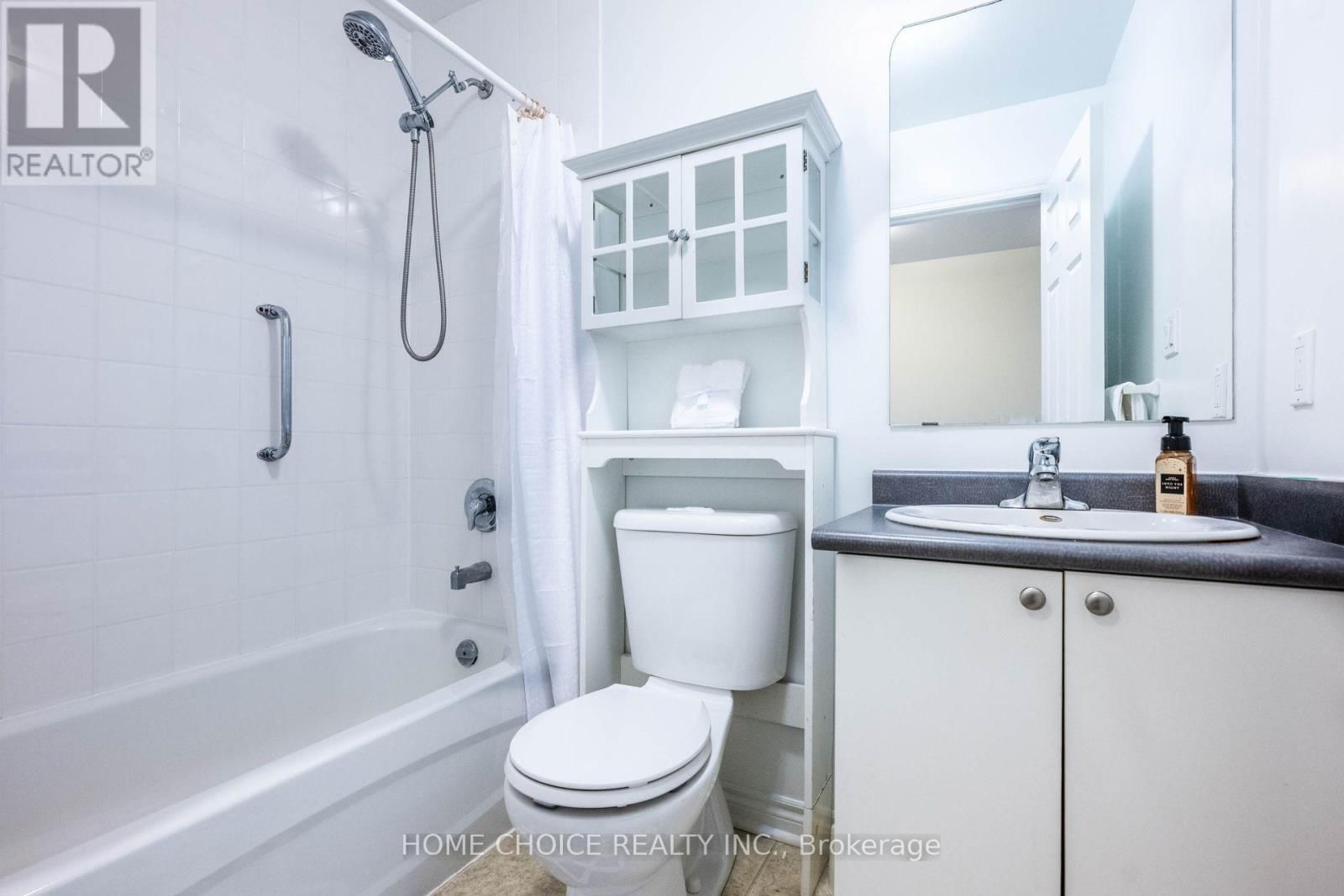 121 - 10 FAIRWOOD CRESCENT Image 17