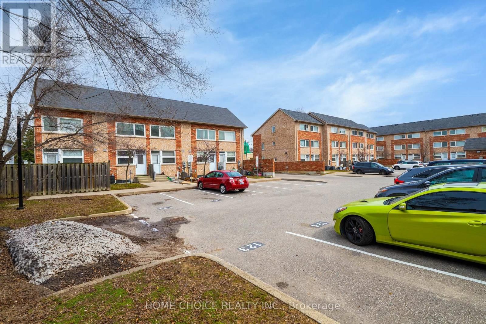 121 - 10 FAIRWOOD CRESCENT Image 23