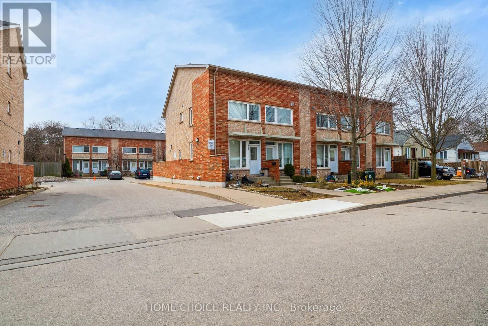 121 - 10 FAIRWOOD CRESCENT Image 25