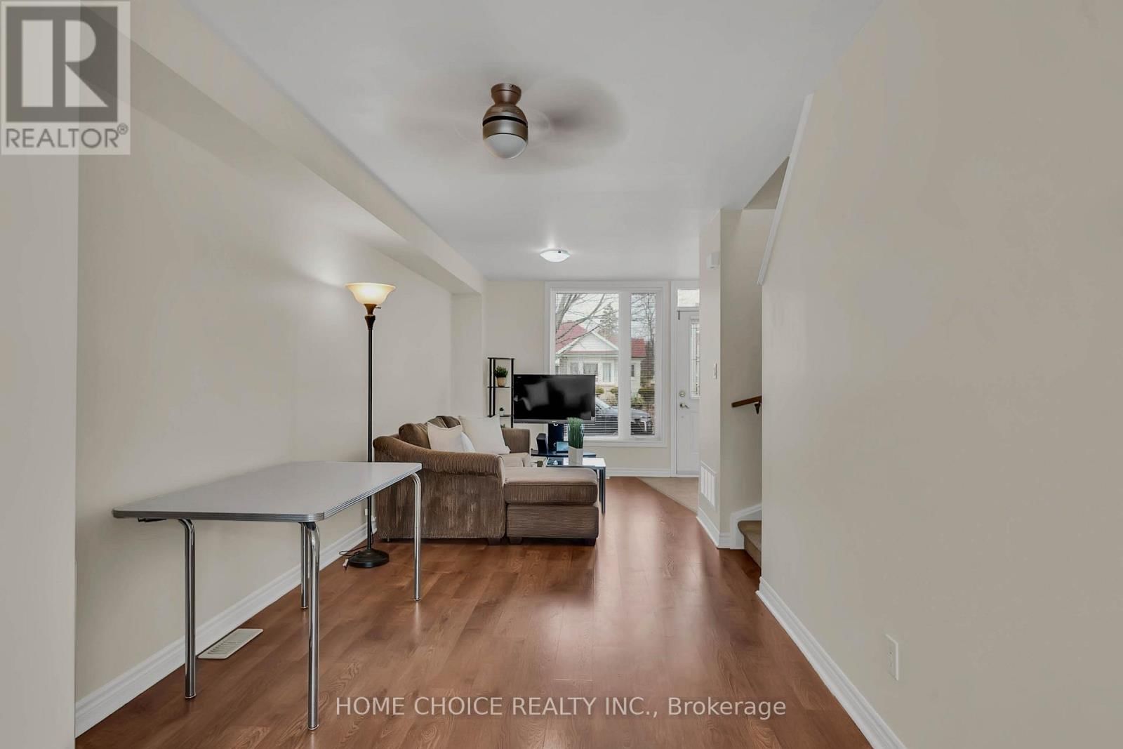 121 - 10 FAIRWOOD CRESCENT Image 7