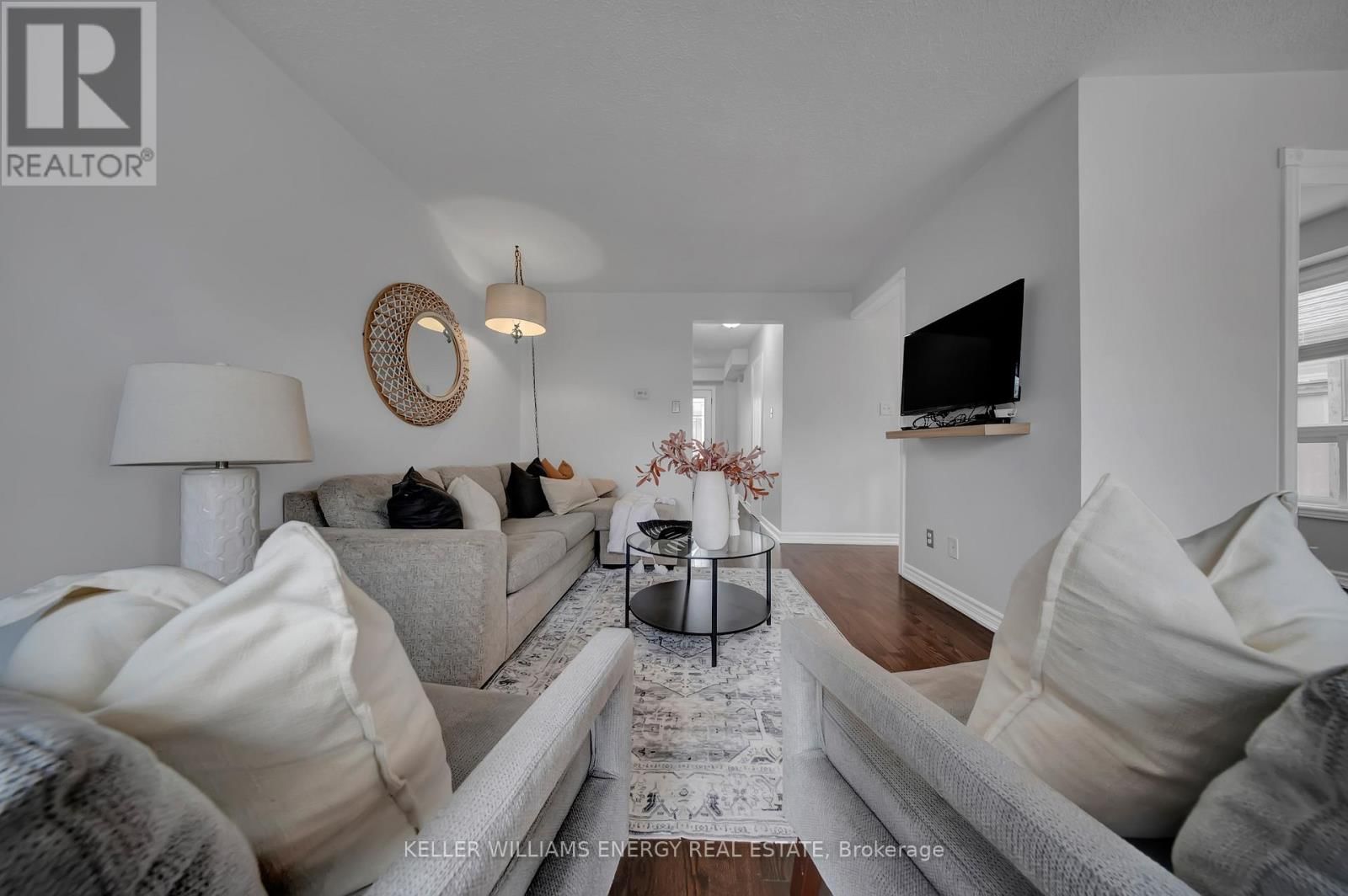 39 LONGWOOD COURT Image 11