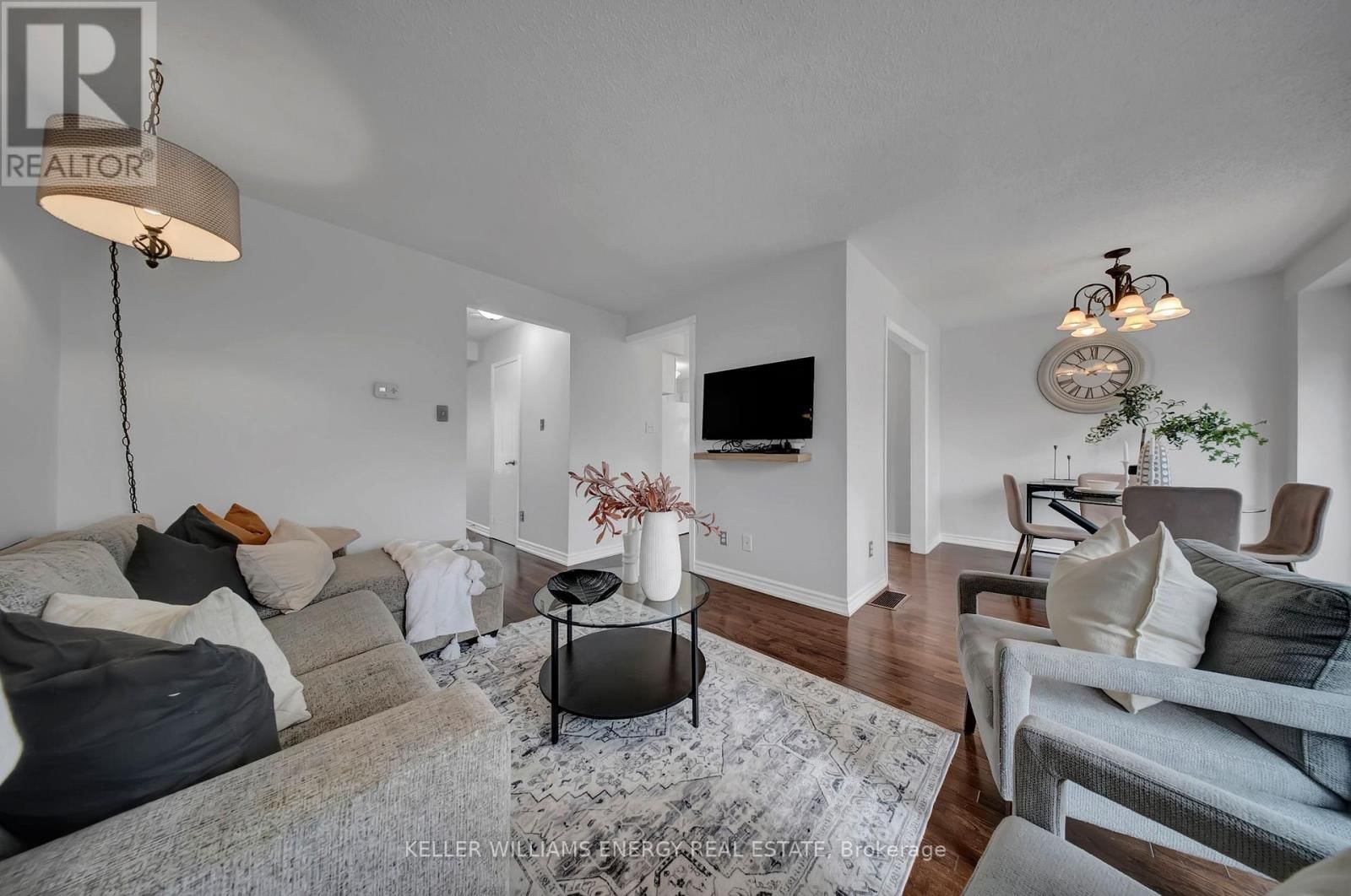 39 LONGWOOD COURT Image 13