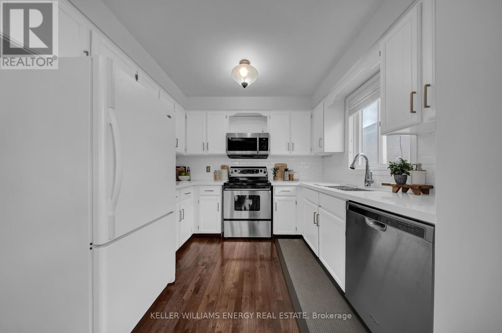 39 LONGWOOD COURT Image 23