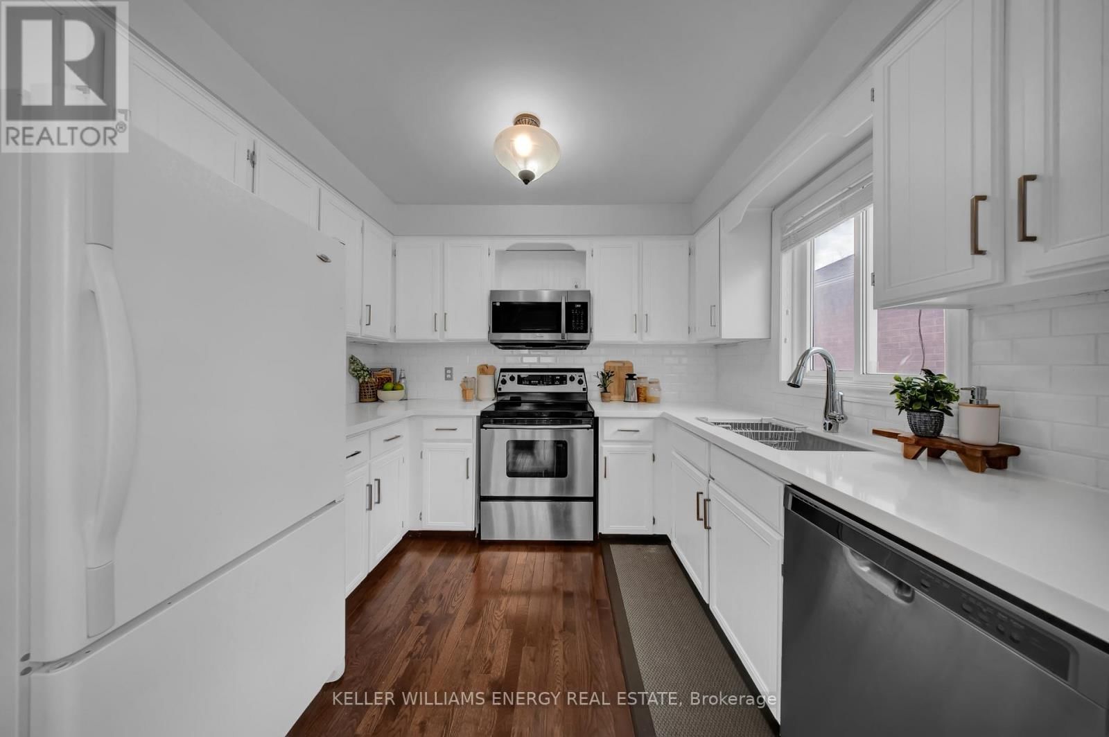 39 LONGWOOD COURT Image 24