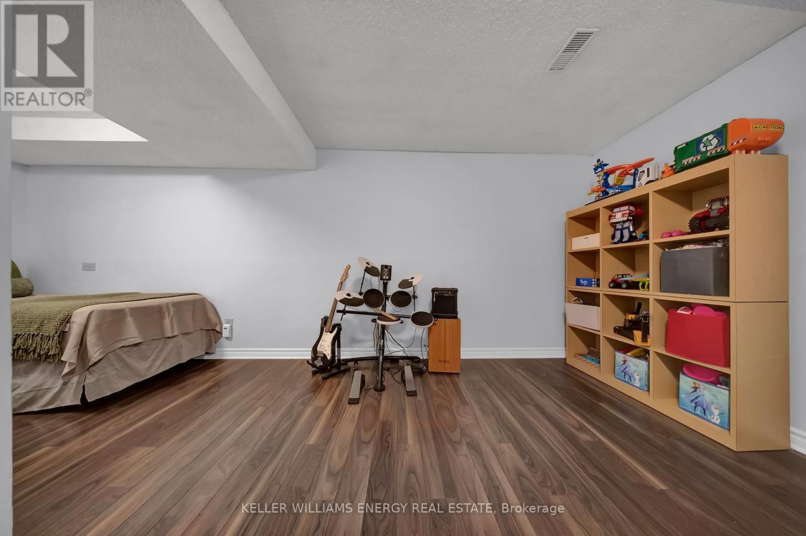 39 LONGWOOD COURT Image 39