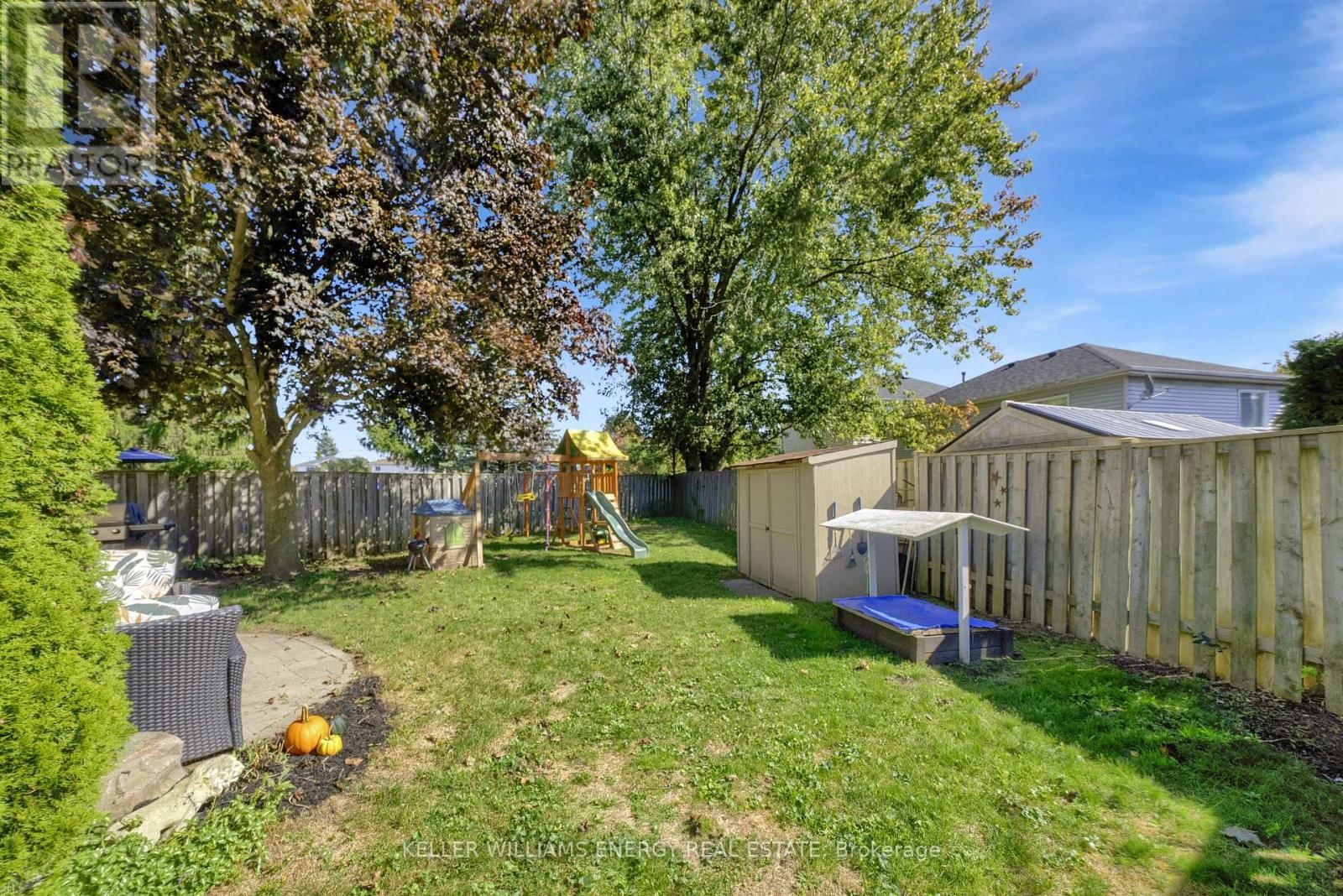 39 LONGWOOD COURT Image 44