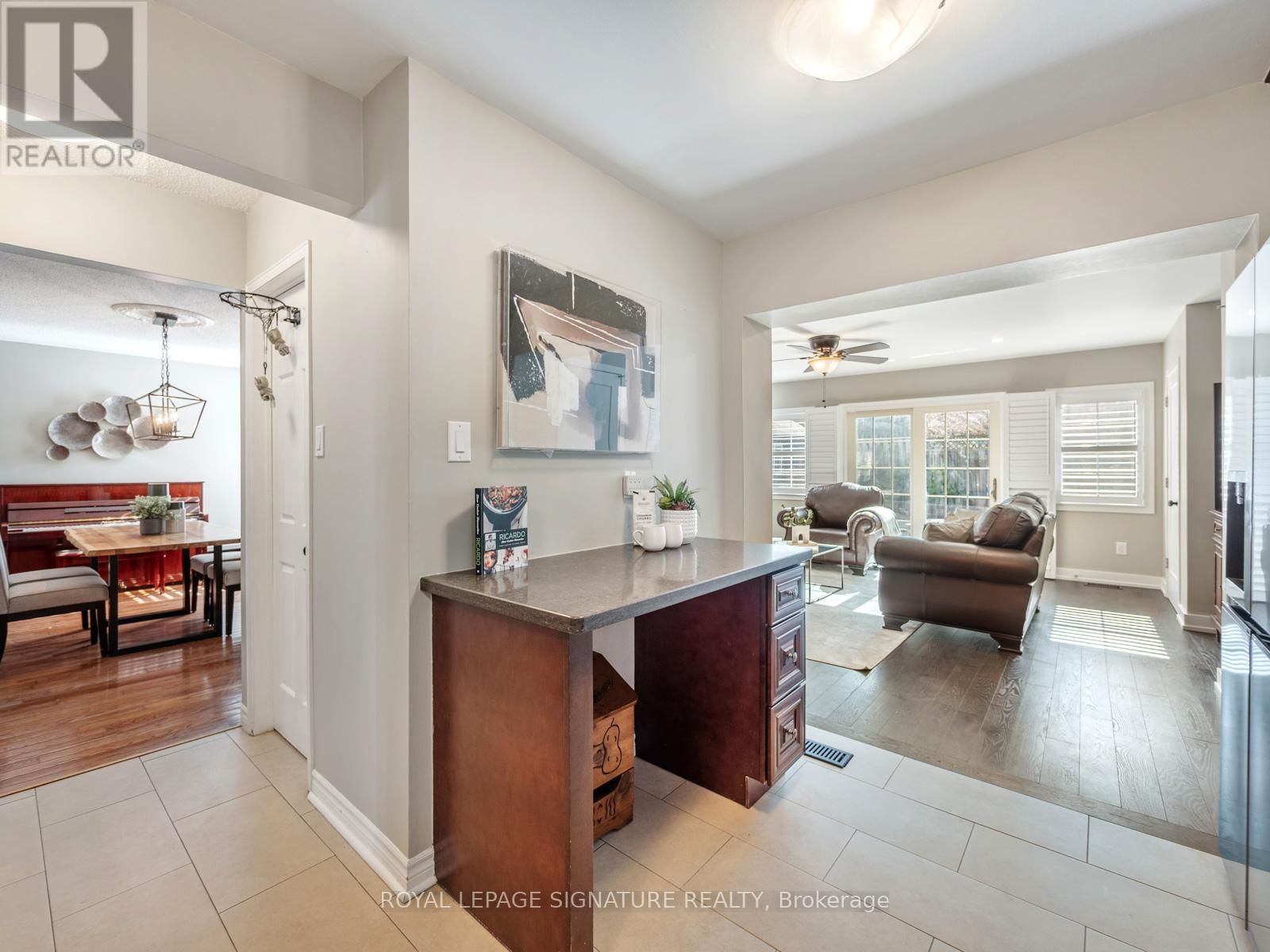 28 BOWES GARDEN COURT Image 16