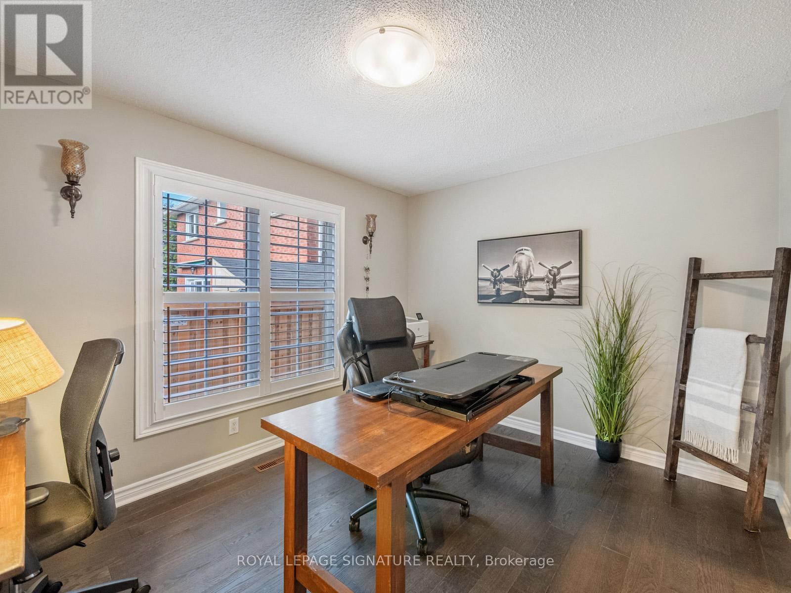 28 BOWES GARDEN COURT Image 18