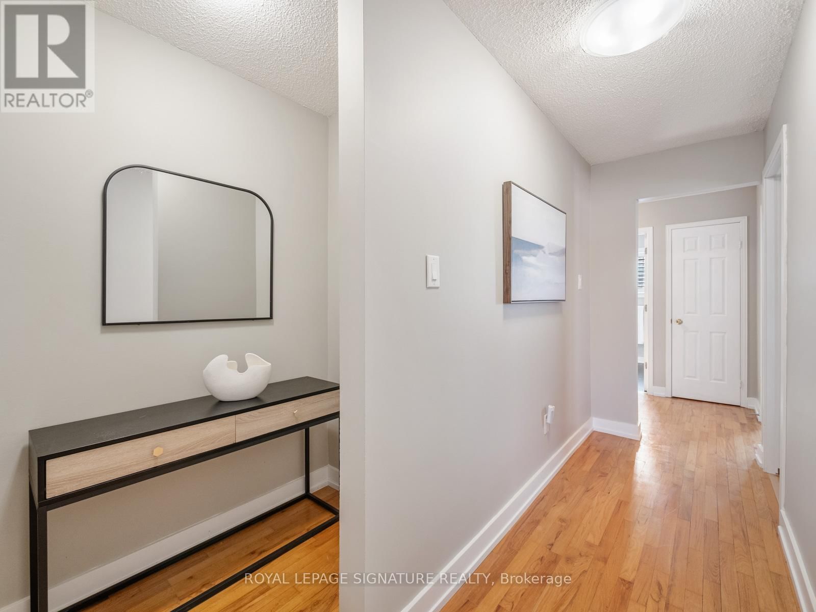 28 BOWES GARDEN COURT Image 30