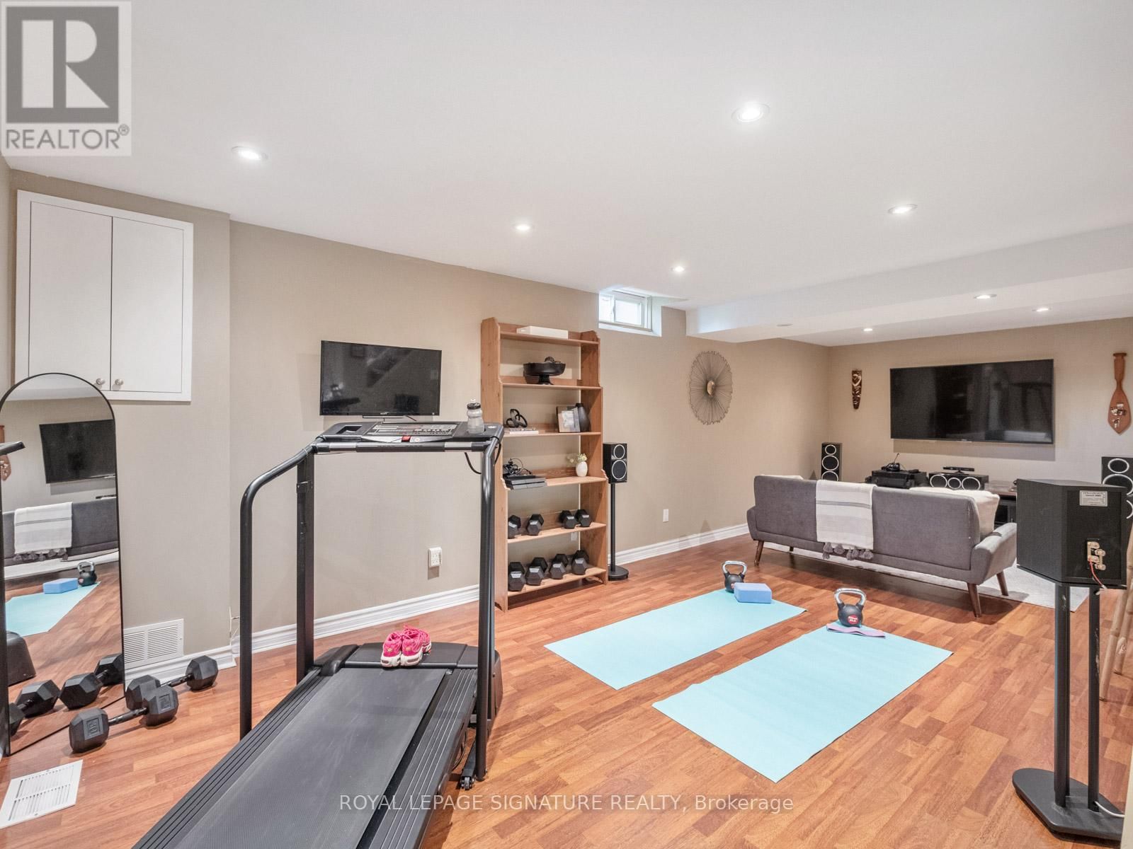 28 BOWES GARDEN COURT Image 34