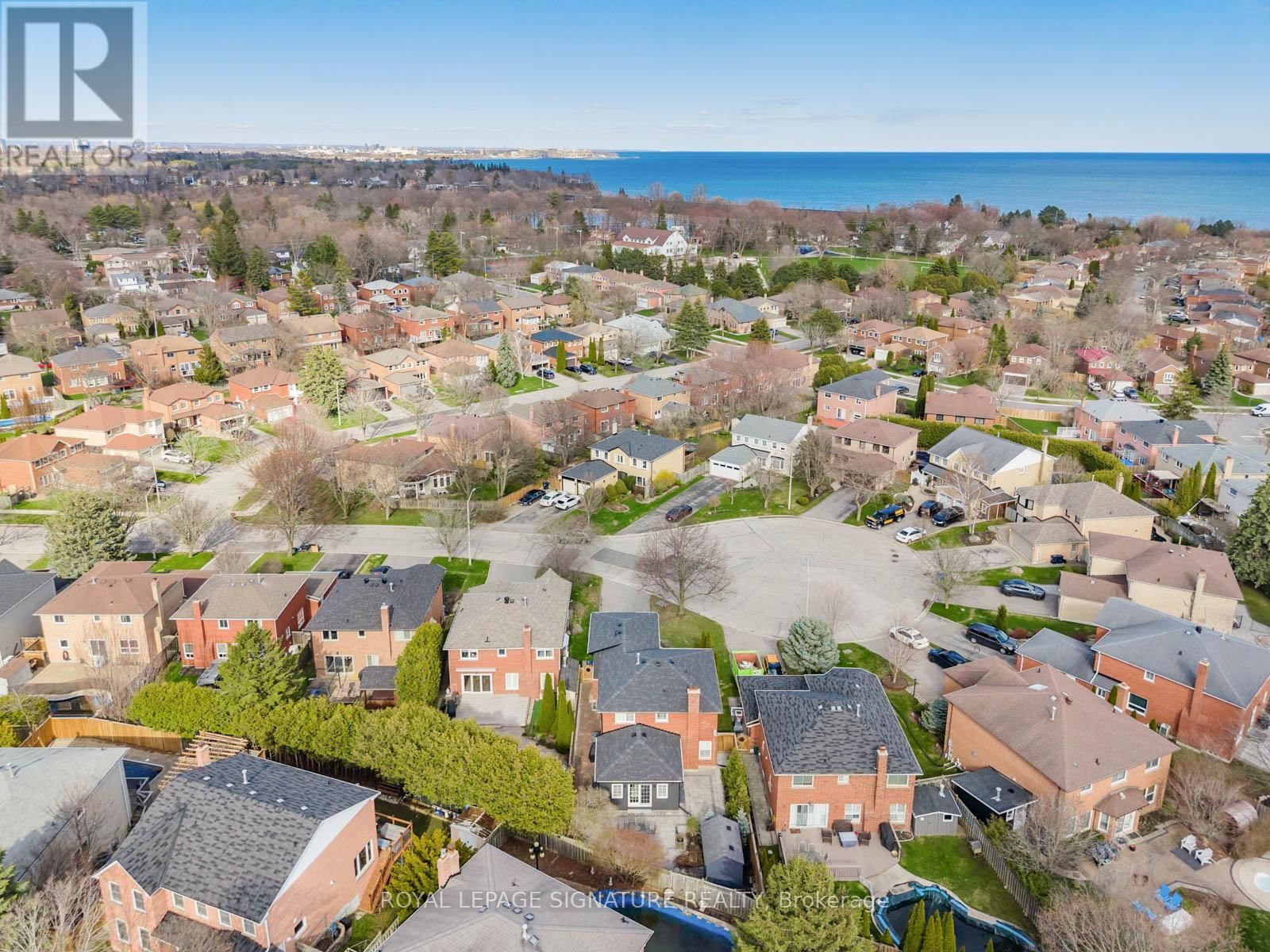 28 BOWES GARDEN COURT Image 44