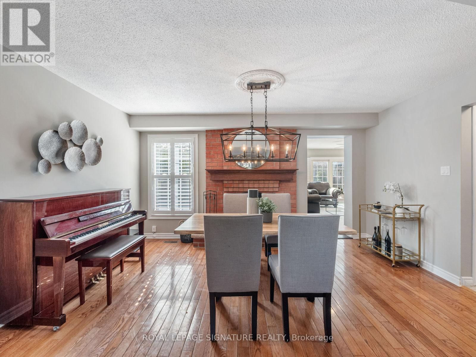 28 BOWES GARDEN COURT Image 8