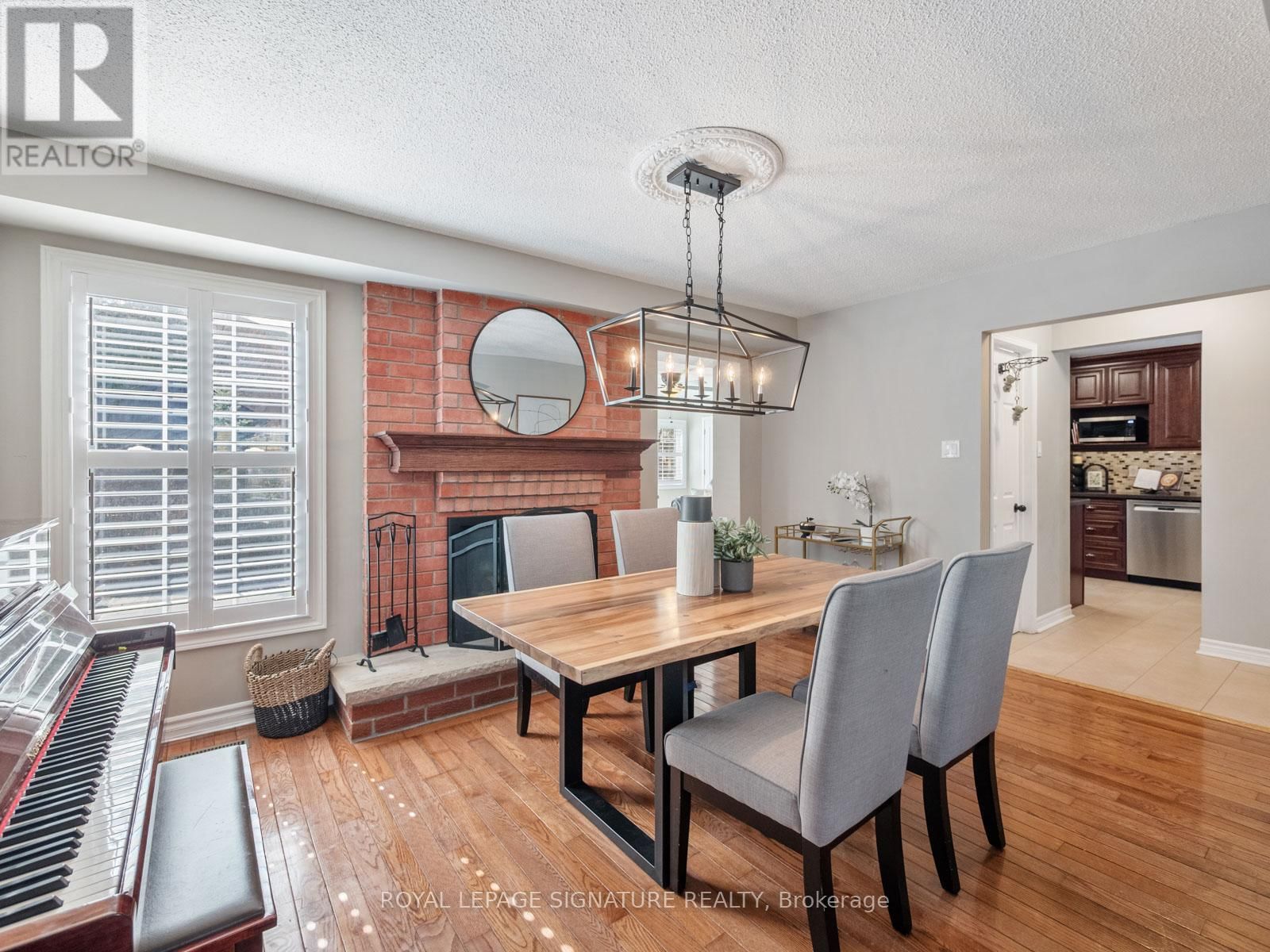 28 BOWES GARDEN COURT Image 9