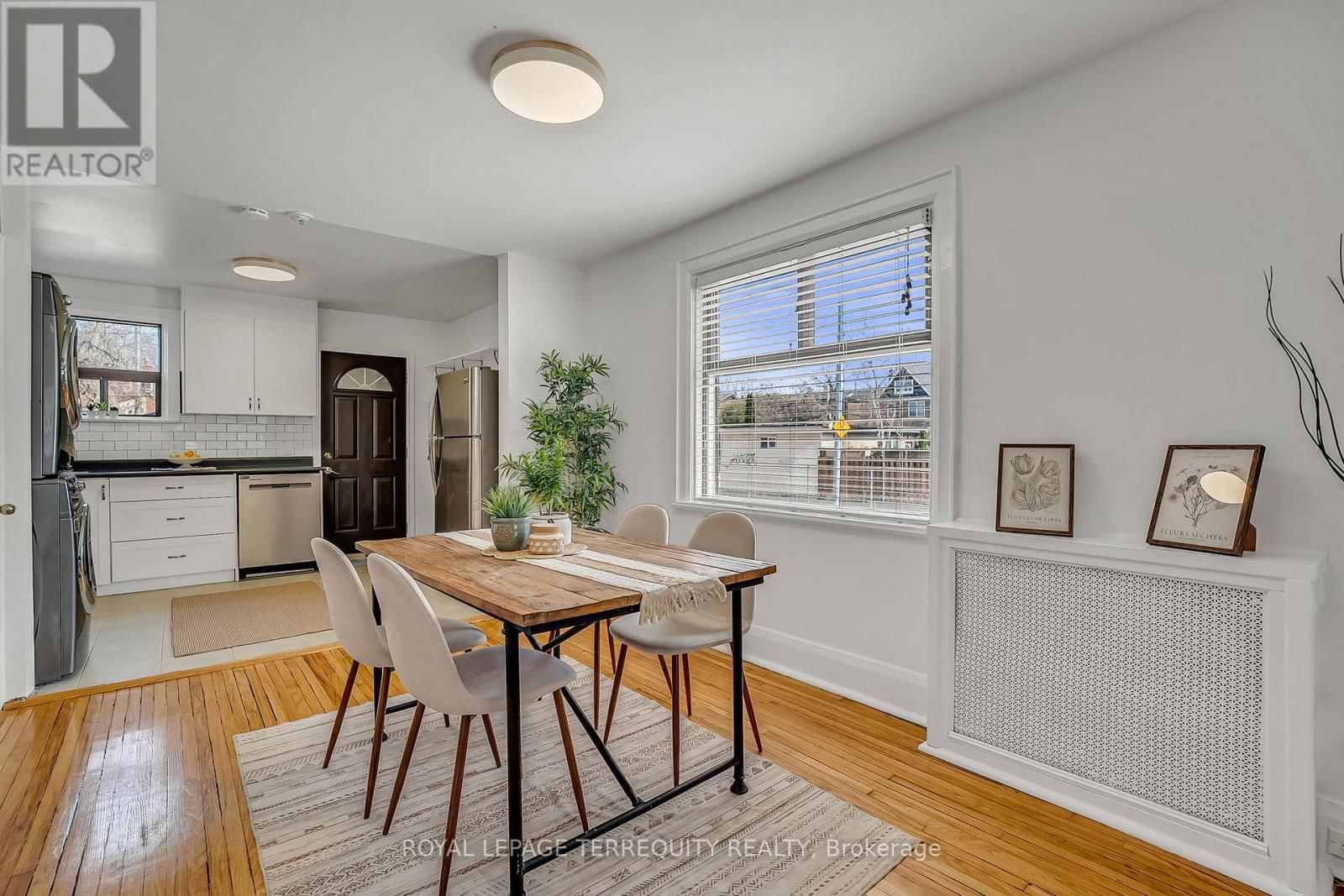 1746 QUEEN STREET EAST Image 10