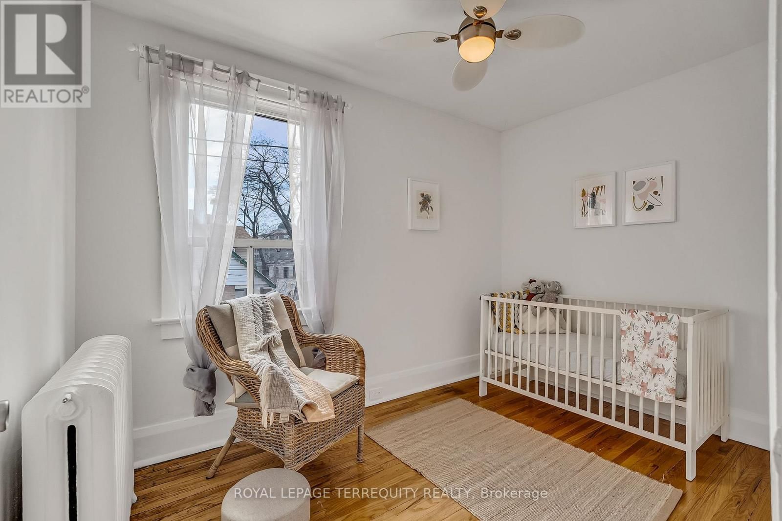 1746 QUEEN STREET EAST Image 19