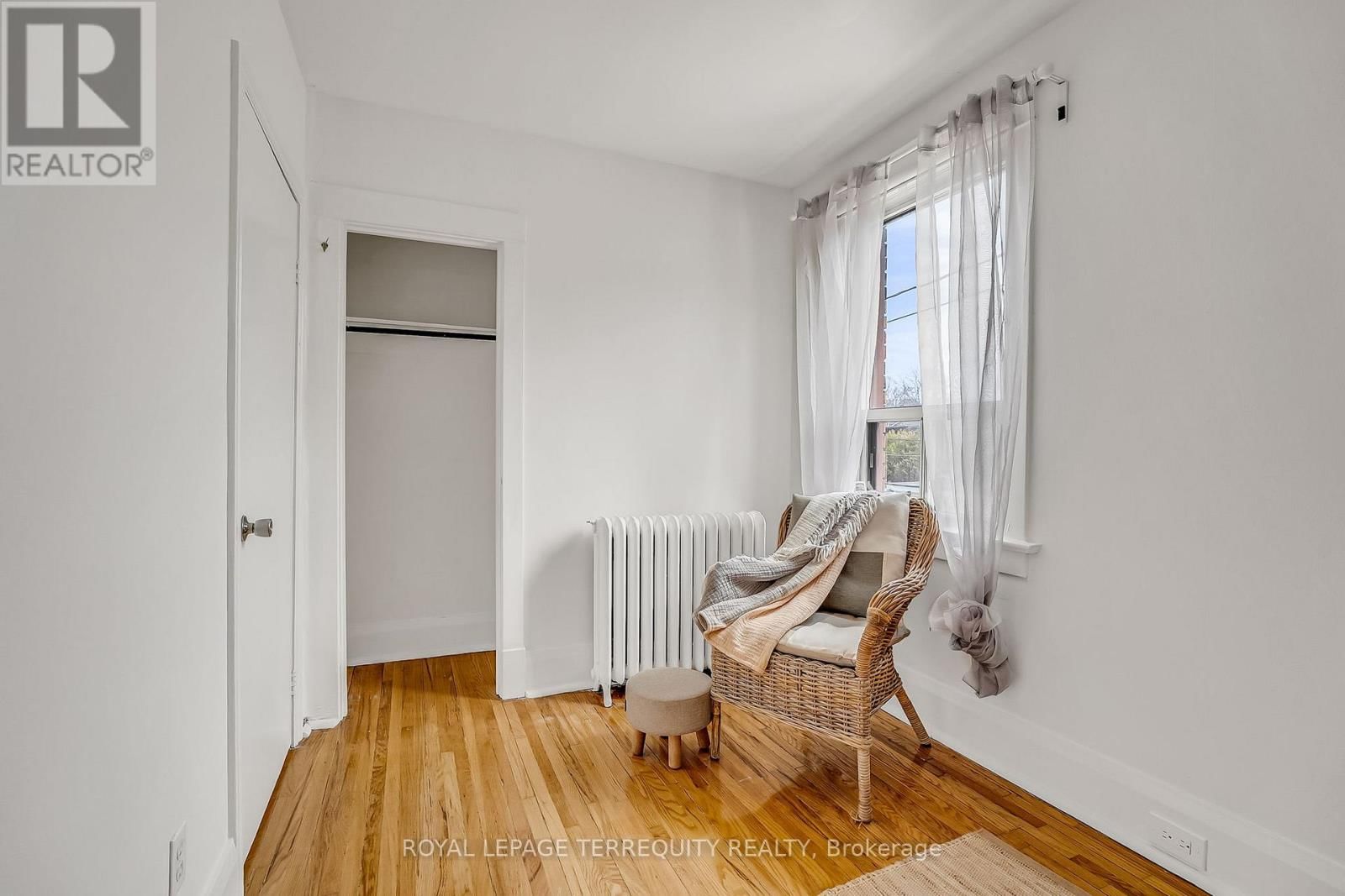 1746 QUEEN STREET EAST Image 20