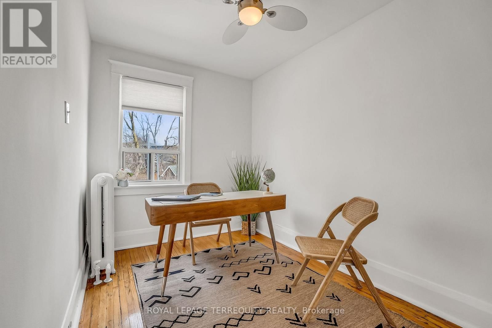 1746 QUEEN STREET EAST Image 21