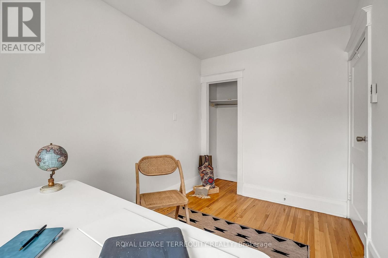 1746 QUEEN STREET EAST Image 23