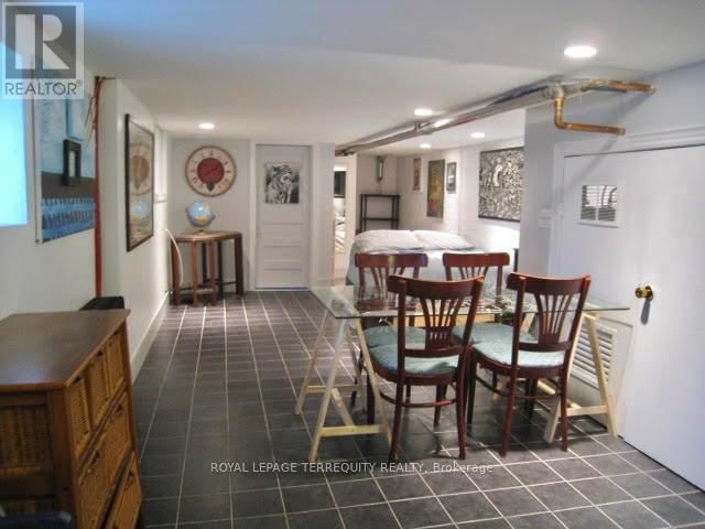 1746 QUEEN STREET EAST Image 27