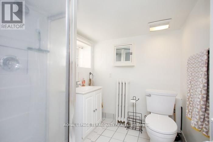 1746 QUEEN STREET EAST Image 28