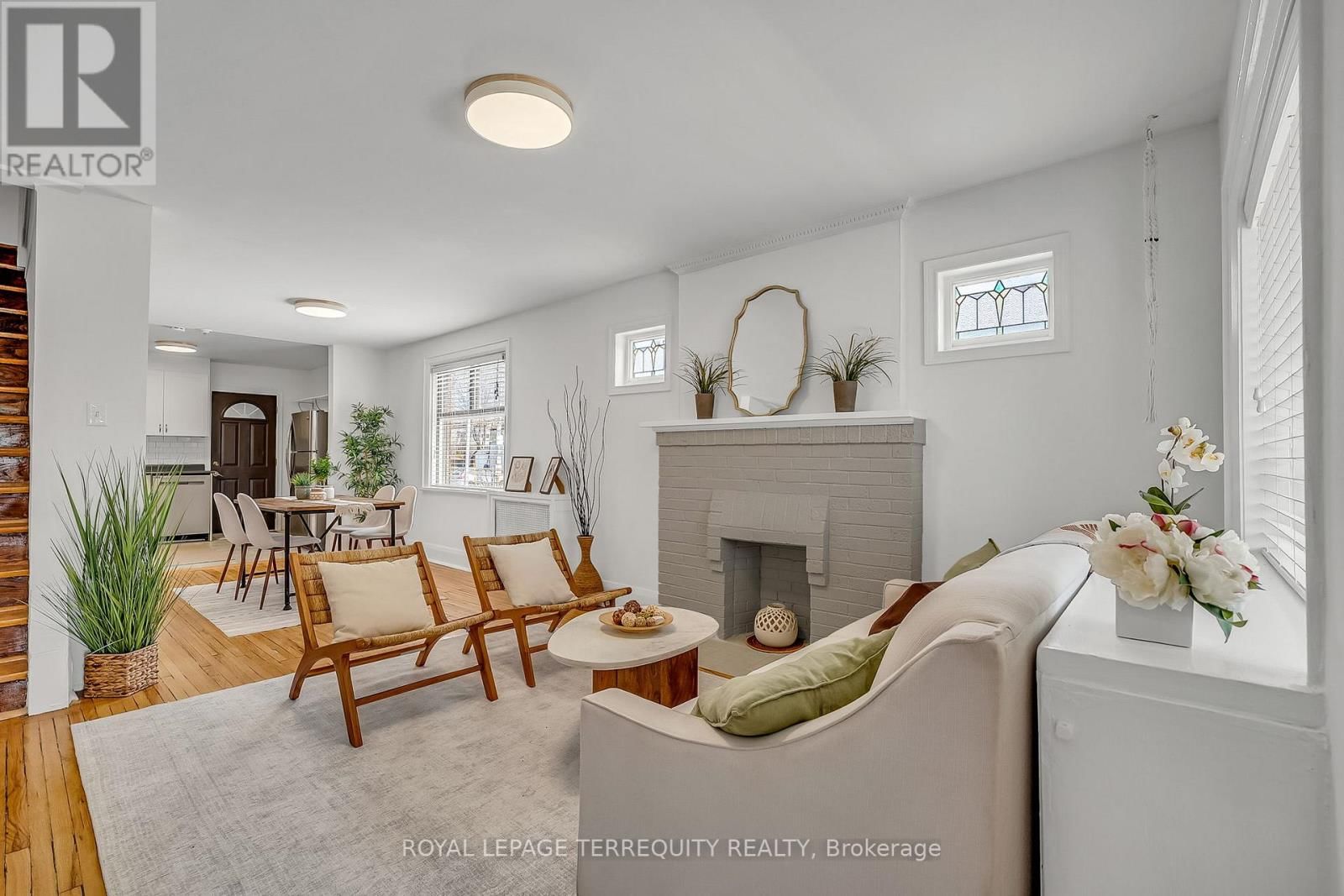 1746 QUEEN STREET EAST Image 4