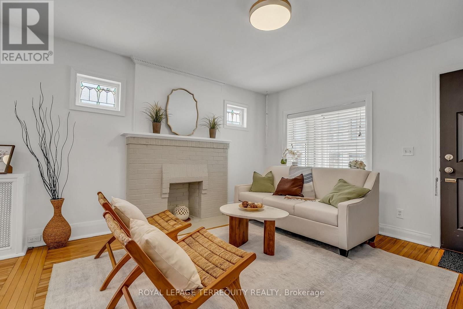 1746 QUEEN STREET EAST Image 5