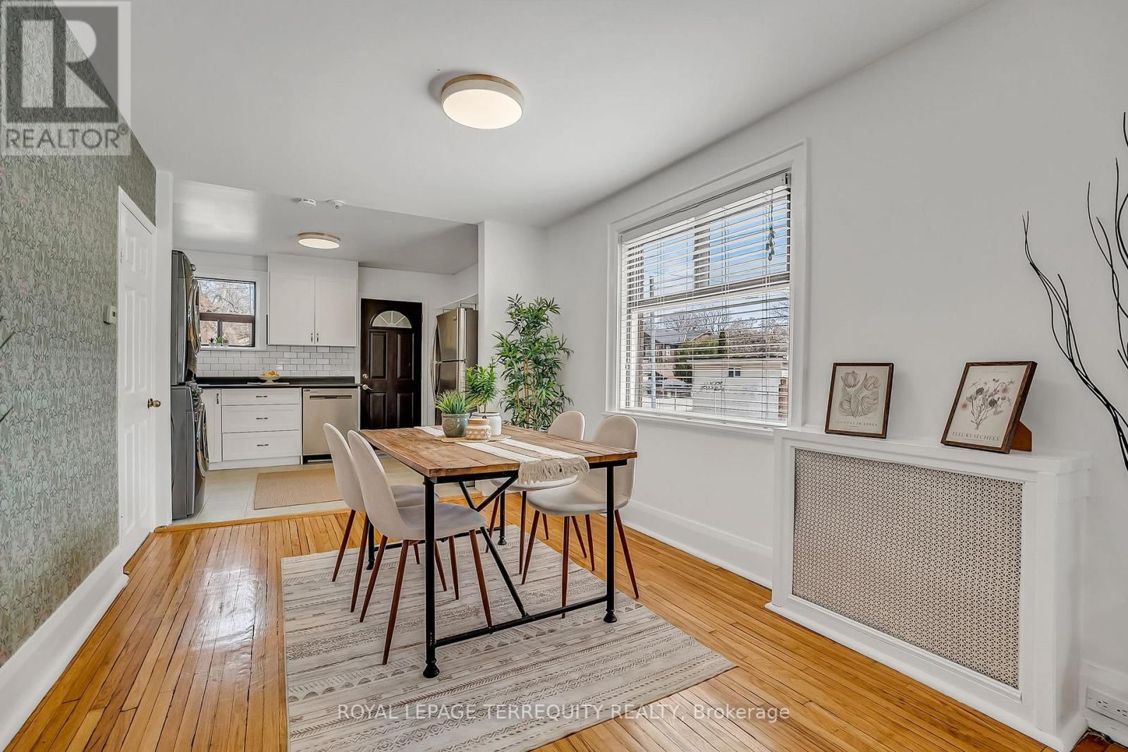 1746 QUEEN STREET EAST Image 8