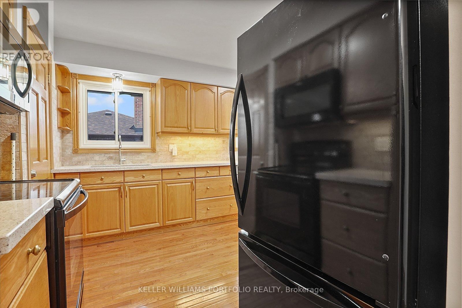 68 ATHABASCA STREET Image 12