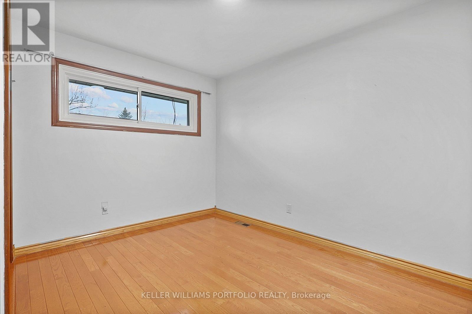 68 ATHABASCA STREET Image 18