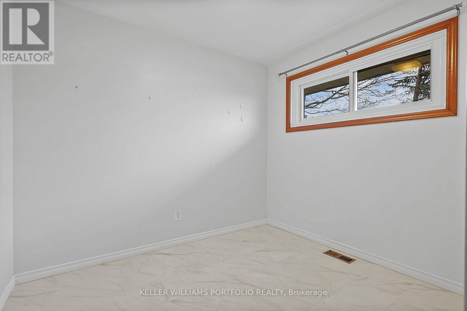 68 ATHABASCA STREET Image 22