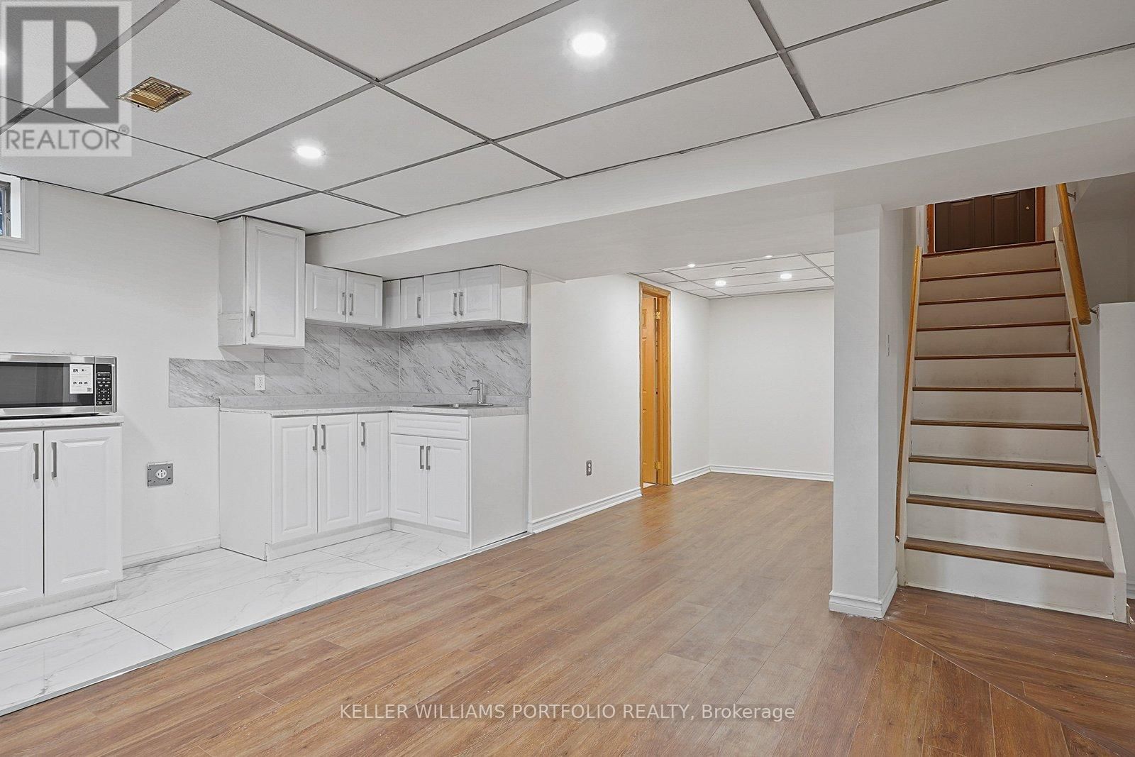 68 ATHABASCA STREET Image 24