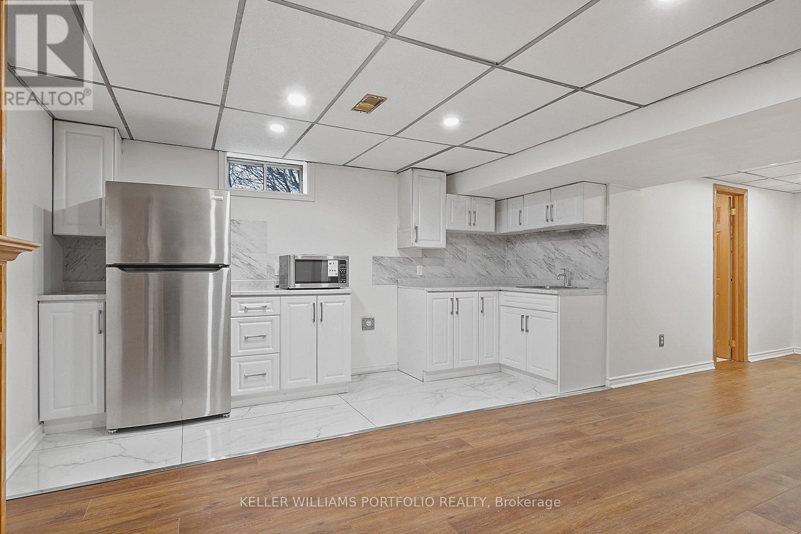 68 ATHABASCA STREET Image 27