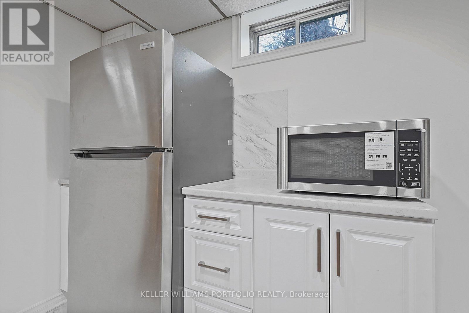 68 ATHABASCA STREET Image 28