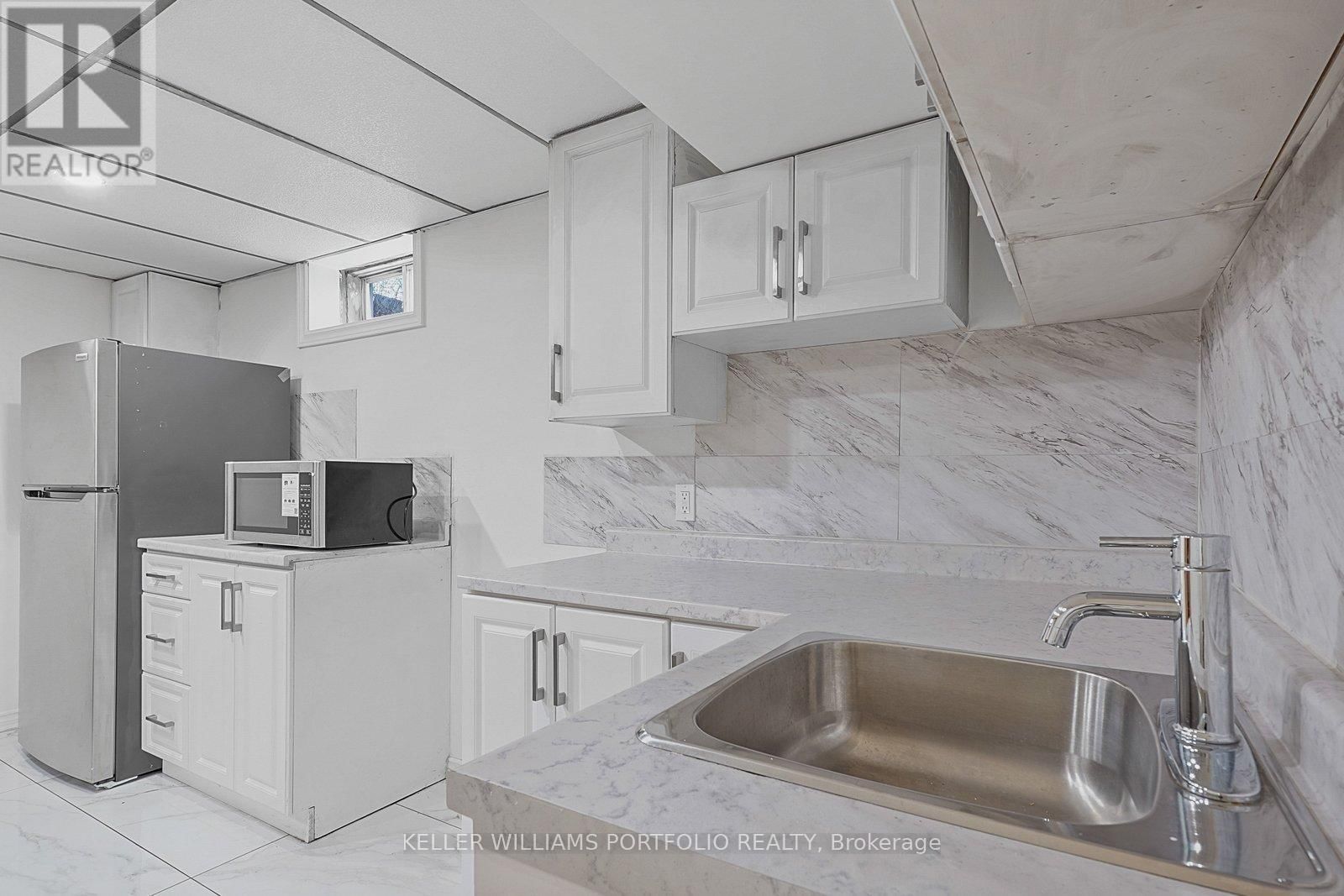 68 ATHABASCA STREET Image 31