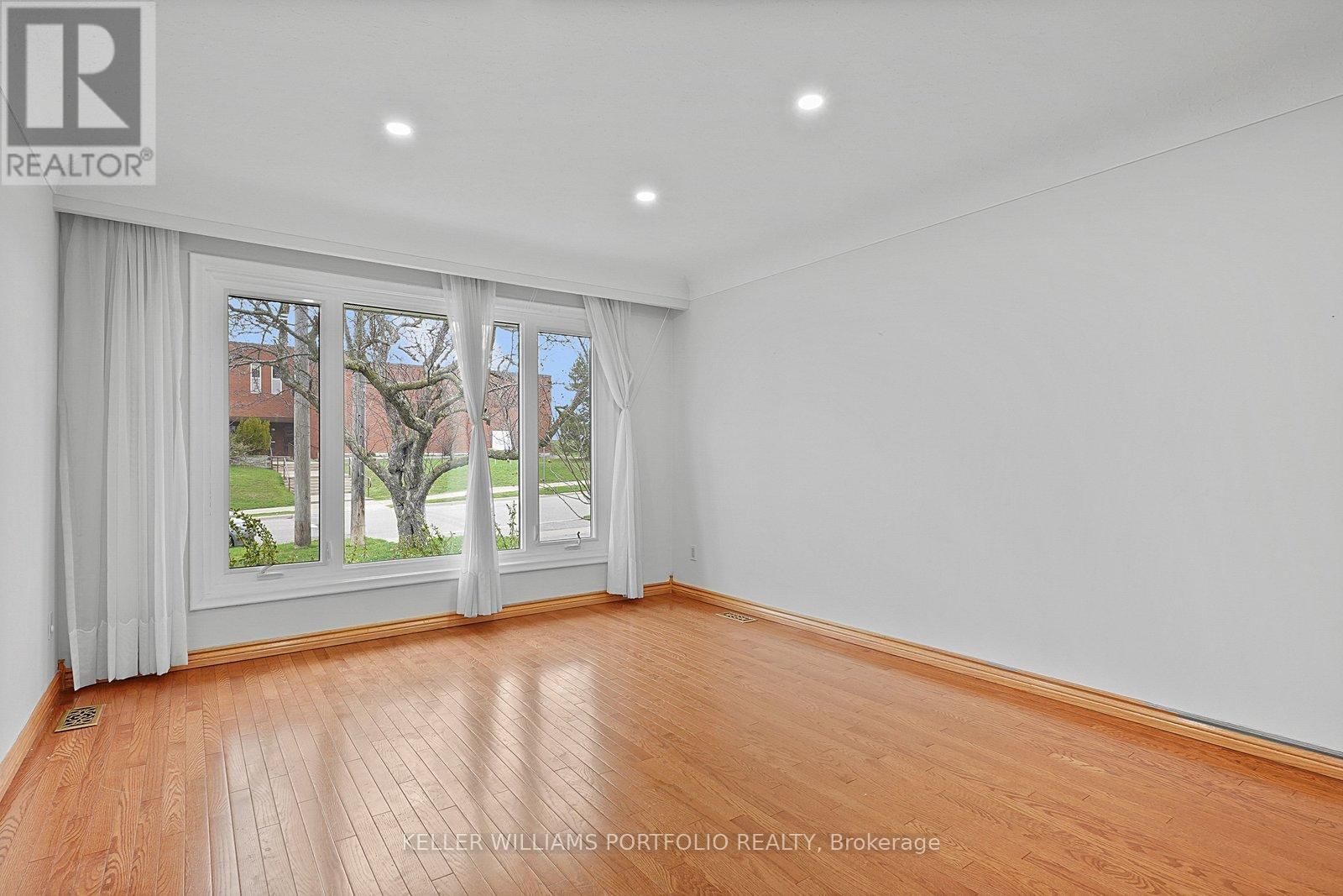 68 ATHABASCA STREET Image 4