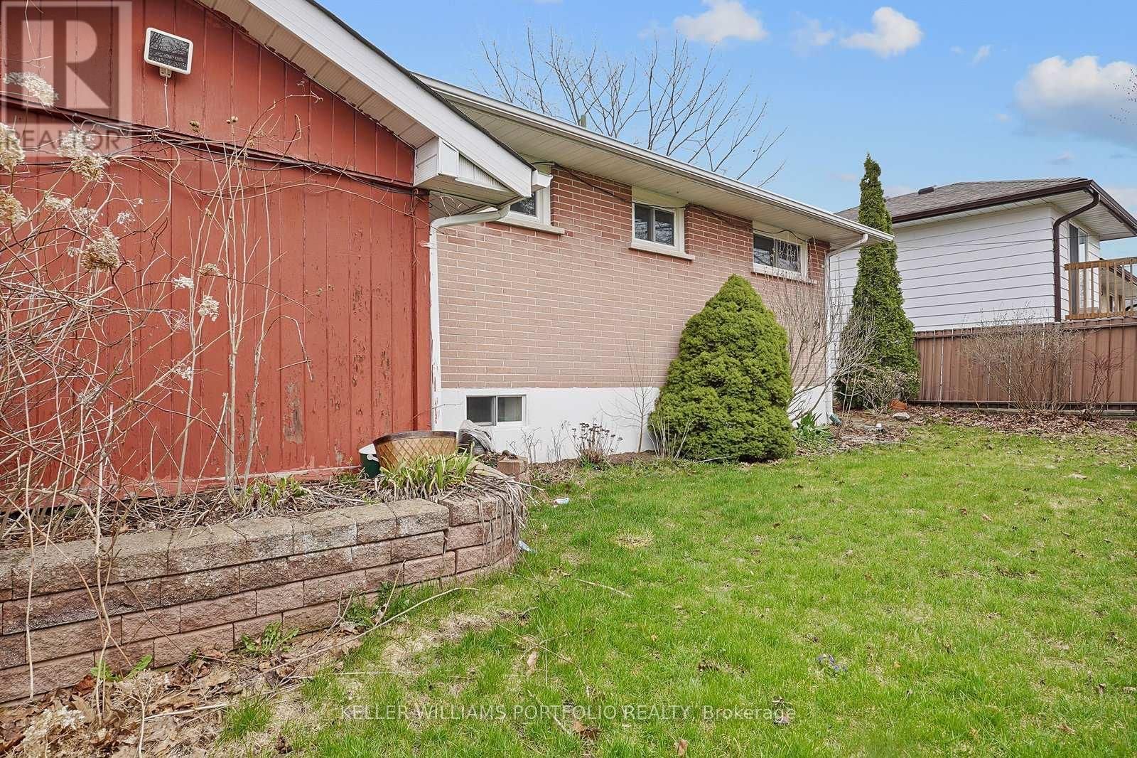 68 ATHABASCA STREET Image 47