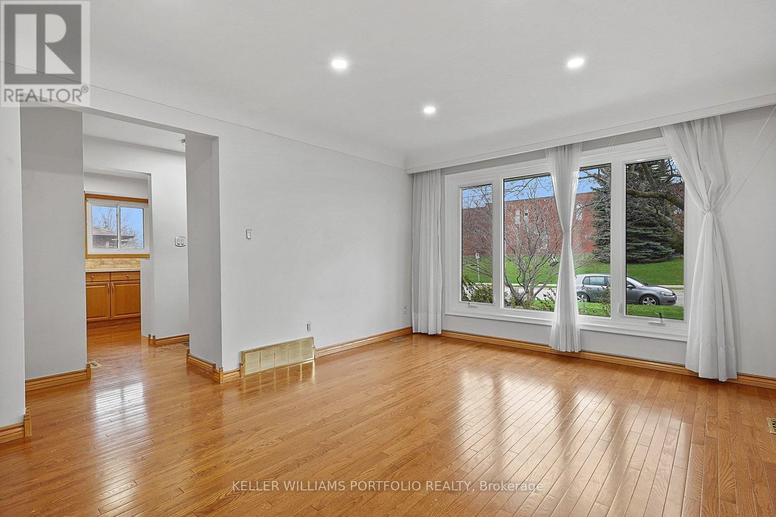 68 ATHABASCA STREET Image 6