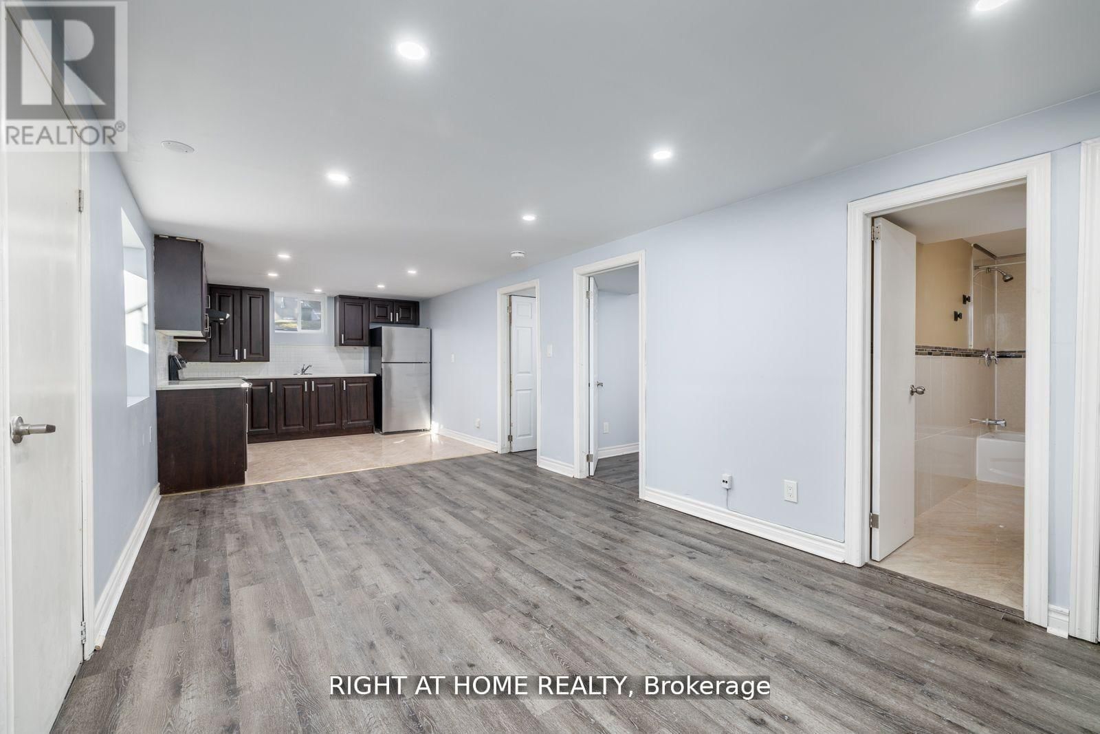 322 JASPER AVENUE Image 15