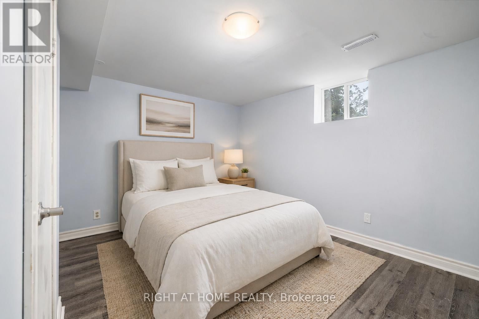 322 JASPER AVENUE Image 17