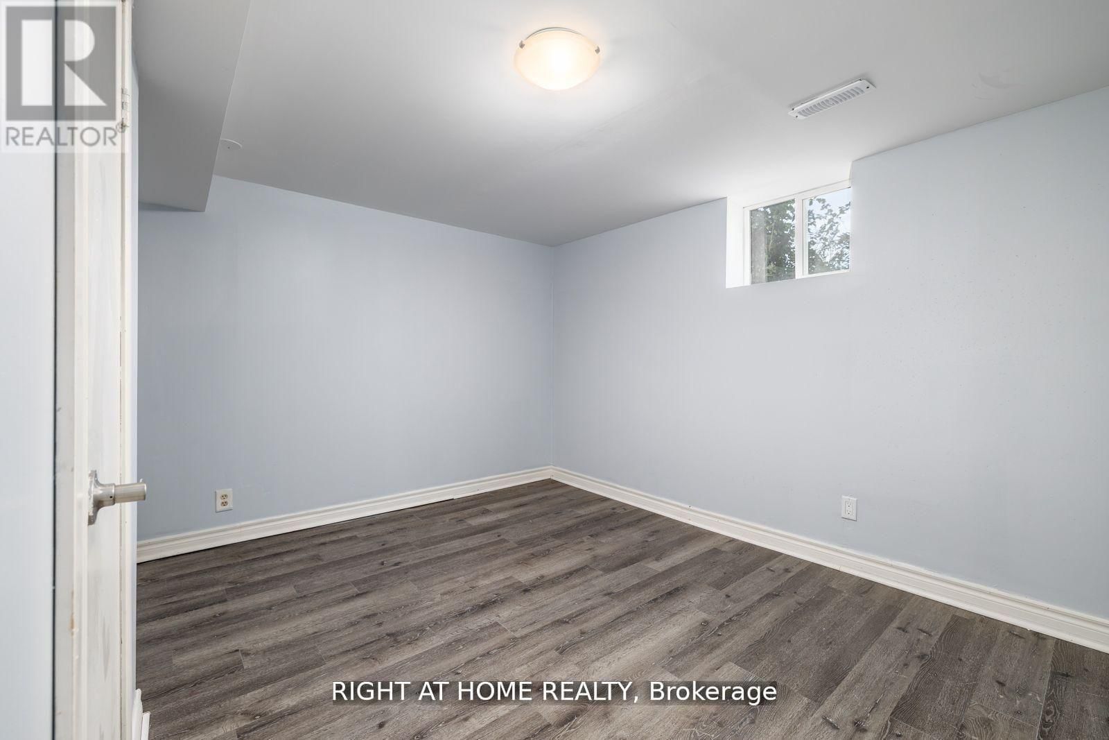 322 JASPER AVENUE Image 18