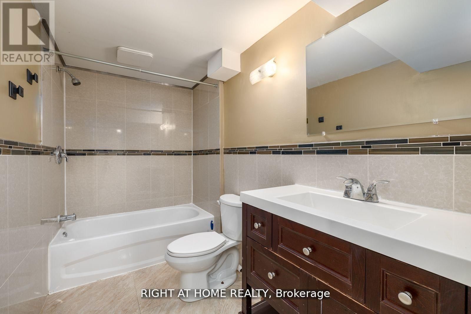 322 JASPER AVENUE Image 22